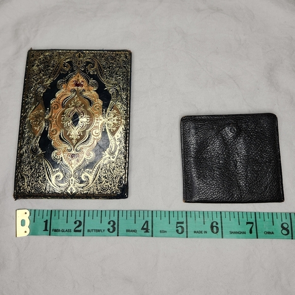 Vintage Italian gold embossed leather wallet - Picture 9 of 11